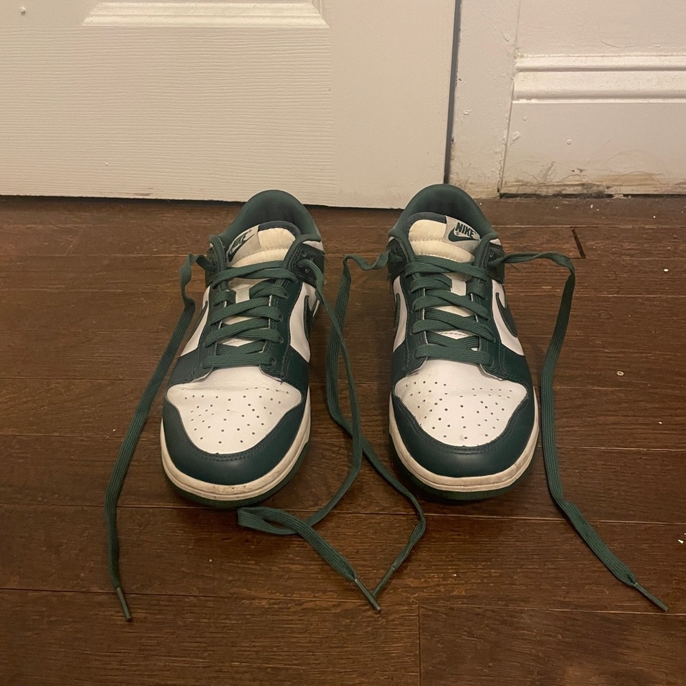 Nike Dunk low Michigan State. Men’s 7, Women’s size 8.